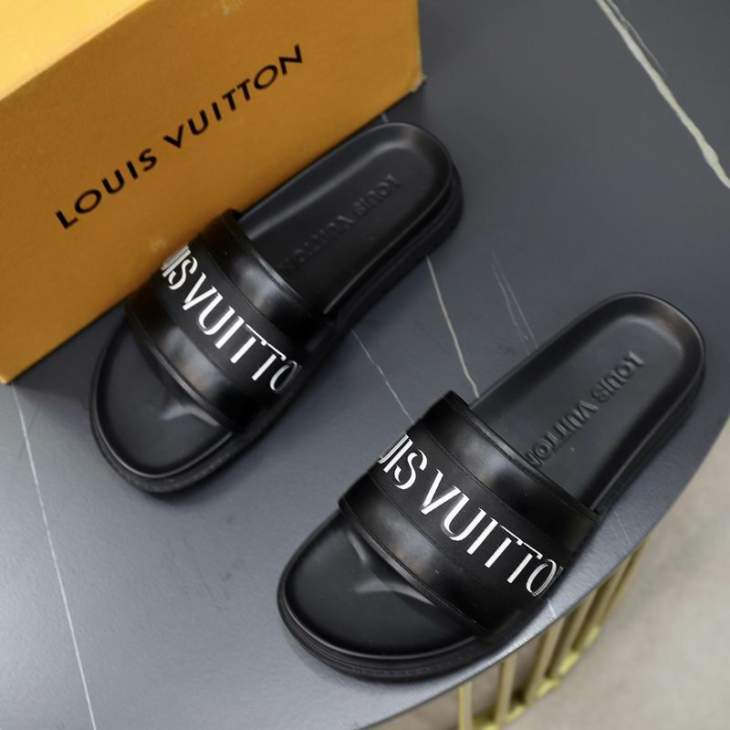 Picture of Louis Vuitton Slippers _SKULVsz38-45mnf07031250